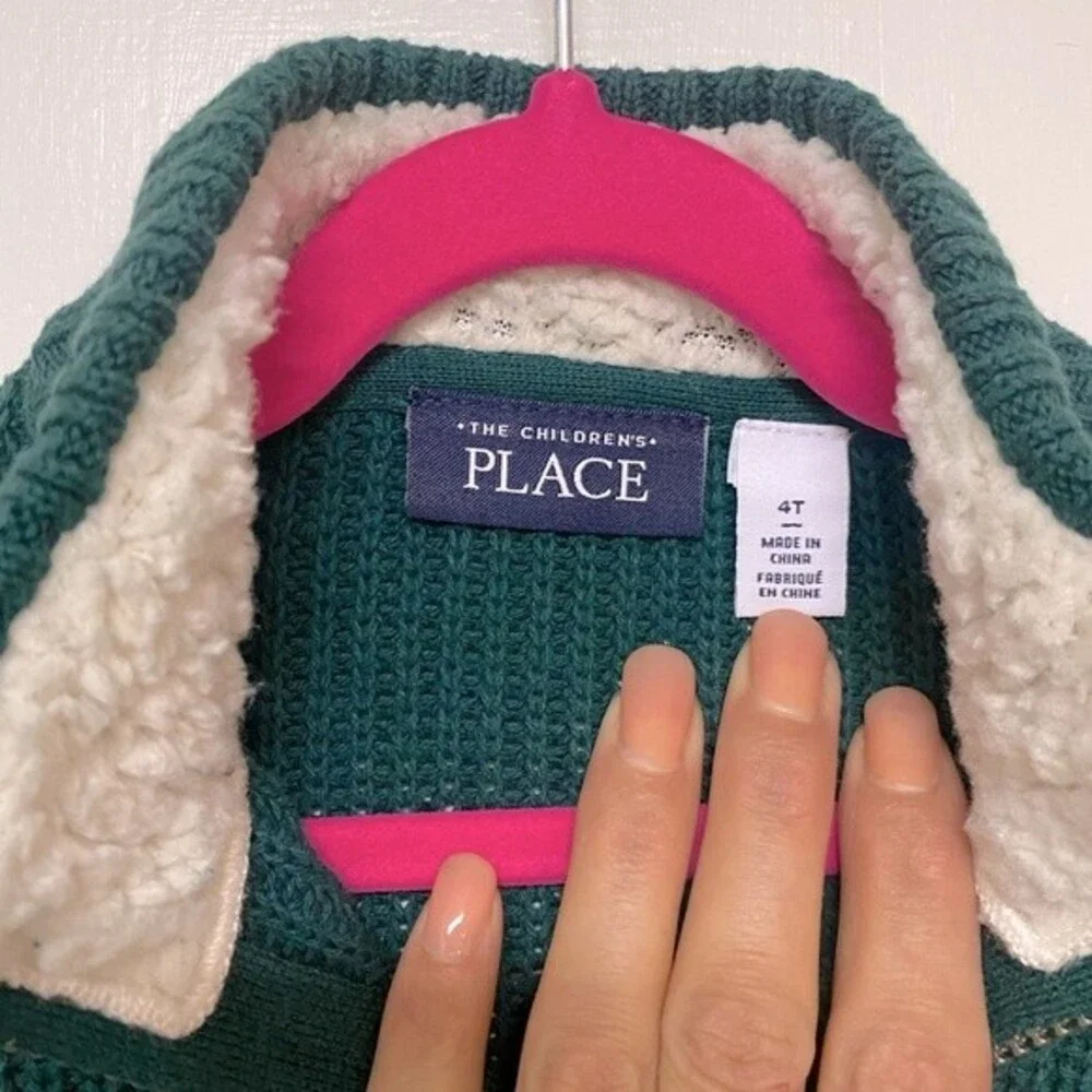 Children’s Place Boys Sweater-Size 4T